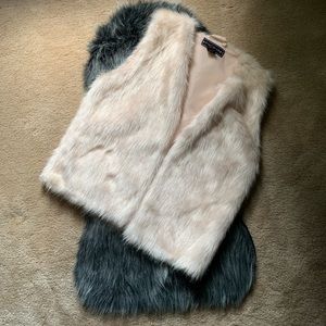 Light pink oversized faux fur vest !